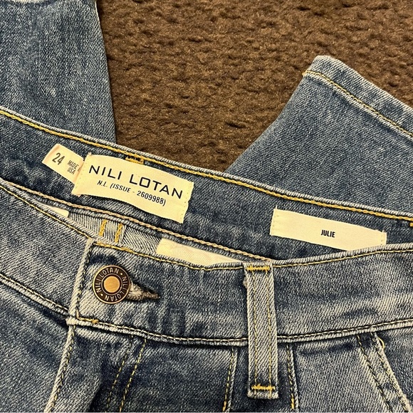 Nili Lotan Julie Pleated Denim Shorts Jorts - Picture 2 of 10